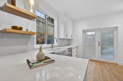 100-3003 Keystone Dr, Duncan, BC - Indoor Photo Showing Kitchen