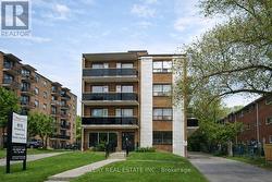 305 - 815 KENNEDY ROAD Toronto, ON M1K 2E3