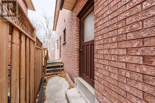 1928 Aldermead Road, Mississauga, ON - Outdoor