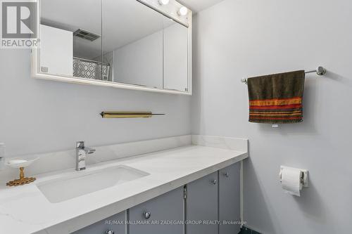 2704 - 3650 Kaneff Crescent, Mississauga, ON - Indoor Photo Showing Bathroom