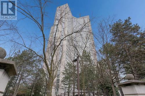 2704 - 3650 Kaneff Crescent, Mississauga, ON - Outdoor