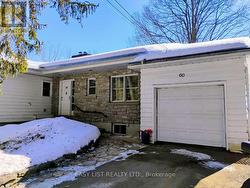 60 MARIPOSA AVENUE  Ottawa, ON K1M 0V1