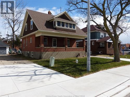 23 QUEEENS AVENUE  Leamington, ON N8H 3G7