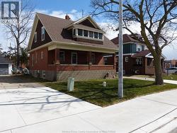 23 QUEEENS AVENUE Leamington, ON N8H 3G7