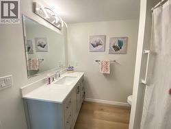 4 piece main bath - 