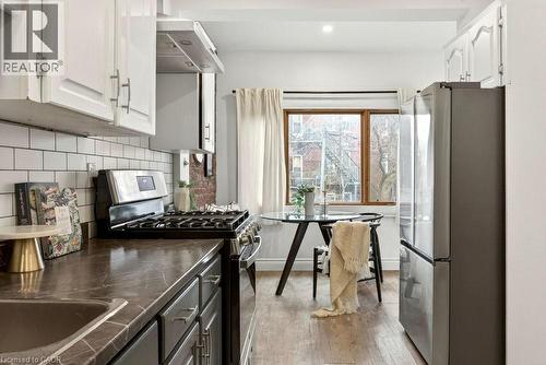 69 Balmoral Avenue S, Hamilton, ON - Indoor Photo Showing Kitchen