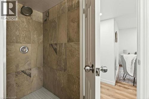 69 Balmoral Avenue S, Hamilton, ON - Indoor Photo Showing Bathroom