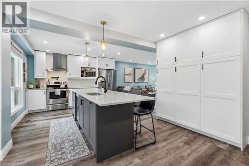 18 Marisa Court, Hamilton, ON - Indoor Photo Showing Kitchen With Upgraded Kitchen