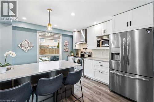 18 Marisa Court, Hamilton, ON - Indoor Photo Showing Kitchen With Upgraded Kitchen