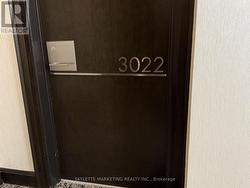 25 THE ESPLANADE  Toronto, ON M5E 1W5