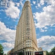 3022 - 25 THE ESPLANADE  Toronto, ON M5E 1W5