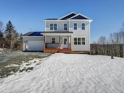 16 Grove Street  Mount Uniacke, NS B0N 1Z0