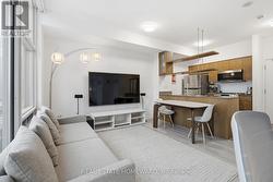 708 - 9 SPADINA AVENUE  Toronto, ON M5V 3V5