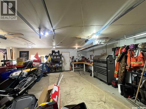 619 Smith Dorrien Avenue, Esterhazy, SK - Indoor Photo Showing Garage