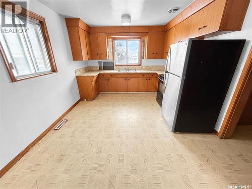 1623 19Th Street W, Saskatoon, SK - Indoor Photo Showing Kitchen