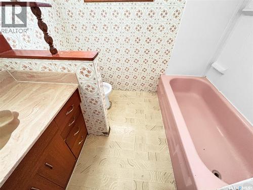 1623 19Th Street W, Saskatoon, SK - Indoor Photo Showing Bathroom