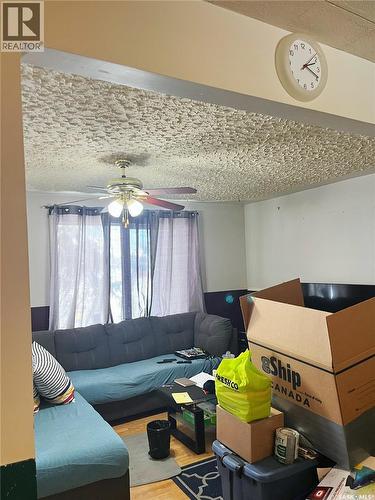 453 Vancouver Avenue S, Saskatoon, SK - Indoor Photo Showing Living Room