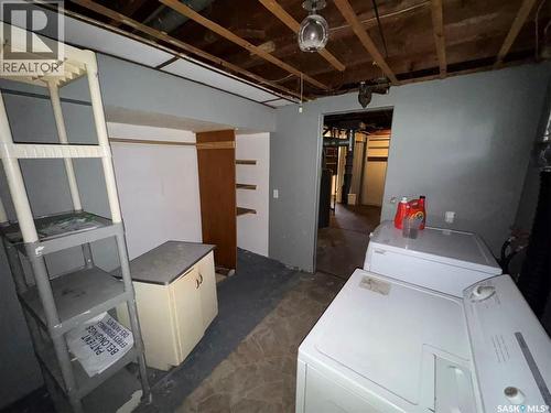 453 Vancouver Avenue S, Saskatoon, SK - Indoor Photo Showing Laundry Room