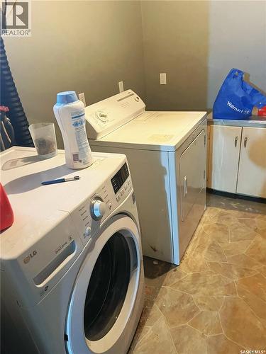 453 Vancouver Avenue S, Saskatoon, SK - Indoor Photo Showing Laundry Room