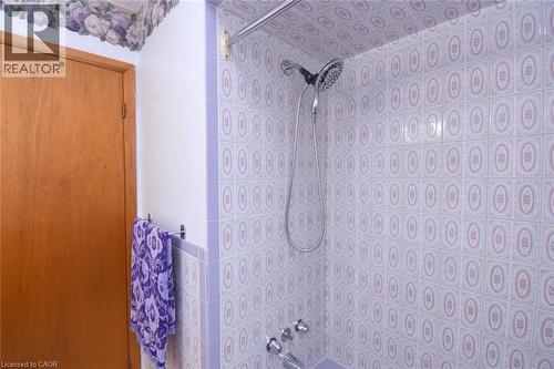 36 Glassco Avenue N, Hamilton, ON - Indoor Photo Showing Bathroom