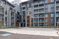 126 - 95 DUNDAS STREET W  Oakville, ON L6M 5N4