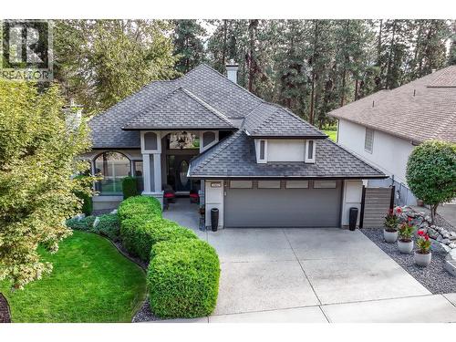 Large driveway entrance - 3907 Gallaghers Circle, Kelowna, BC - Outdoor
