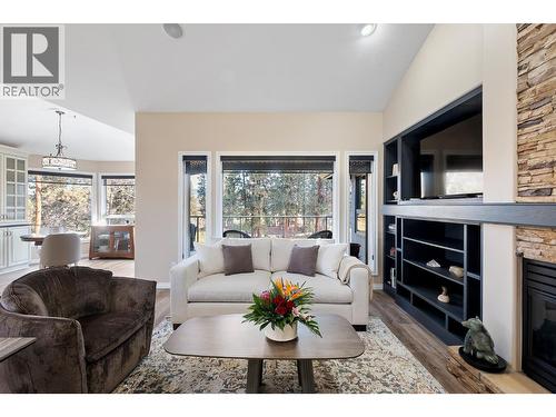 Family room off kitchen - 3907 Gallaghers Circle, Kelowna, BC - Indoor Photo Showing Living Room