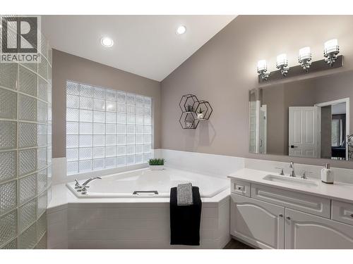3907 Gallaghers Circle, Kelowna, BC - Indoor Photo Showing Bathroom