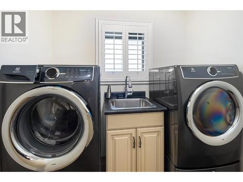 Laundry room - 3907 Gallaghers Circle, Kelowna, BC - Indoor Photo Showing Laundry Room