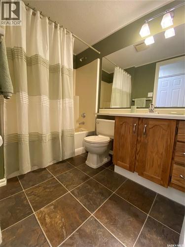 209 525 5Th Avenue N, Saskatoon, SK - Indoor Photo Showing Bathroom