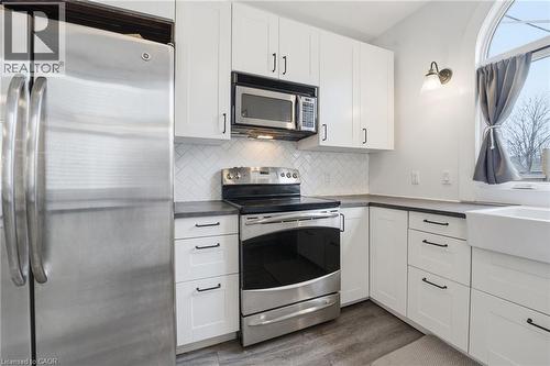 17 Minto Avenue, Hamilton, ON - Indoor Photo Showing Kitchen With Upgraded Kitchen