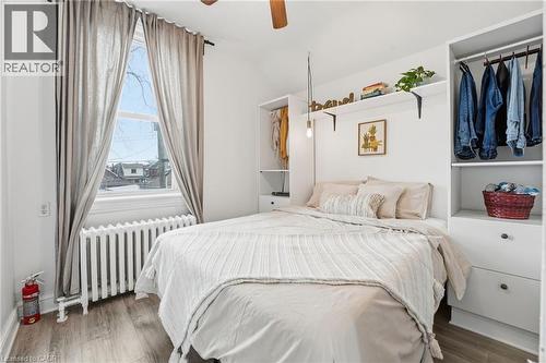 17 Minto Avenue, Hamilton, ON - Indoor Photo Showing Bedroom