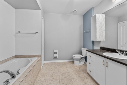 Bathroom - 10-919 Mtée Masson, Mascouche, QC - Indoor Photo Showing Bathroom