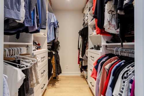Closet - 6694 Av. Somerled, Montréal (Côte-Des-Neiges/Notre-Dame-De-Grâce), QC - Indoor With Storage