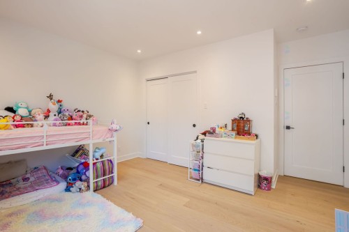 Bedroom - 6694 Av. Somerled, Montréal (Côte-Des-Neiges/Notre-Dame-De-Grâce), QC - Indoor