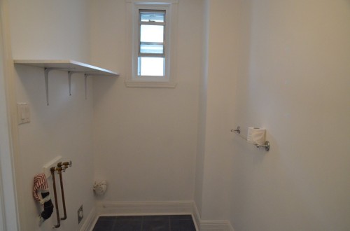 Laundry - 5434 14E Avenue, Montréal (Rosemont/La Petite-Patrie), QC - Indoor