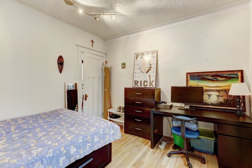Bedroom - 41 Av. Dobie, Mont-Royal, QC - Indoor Photo Showing Bedroom