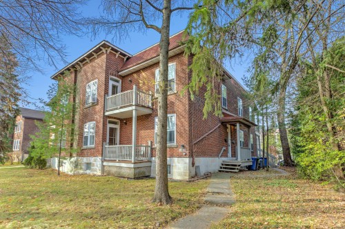 Front of Structure - 41 Av. Dobie, Mont-Royal, QC - Outdoor With Balcony