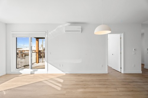 Salon - 7-160 Rue Du Cantouque, Mont-Tremblant, QC - Indoor Photo Showing Other Room