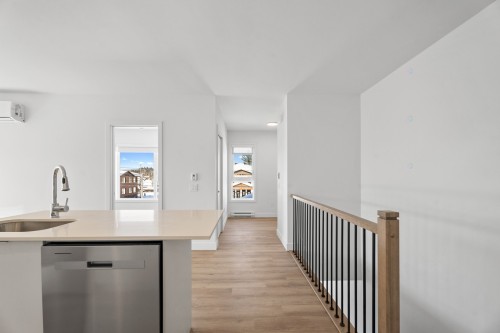 Vue d'ensemble - 7-160 Rue Du Cantouque, Mont-Tremblant, QC - Indoor Photo Showing Kitchen