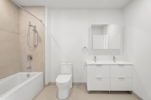 Salle de bains attenante à la CCP - 10-120 Rue Du Cantouque, Mont-Tremblant, QC - Indoor Photo Showing Bathroom