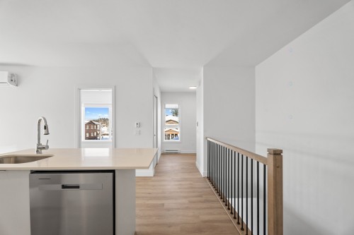 Vue d'ensemble - 10-120 Rue Du Cantouque, Mont-Tremblant, QC - Indoor Photo Showing Kitchen