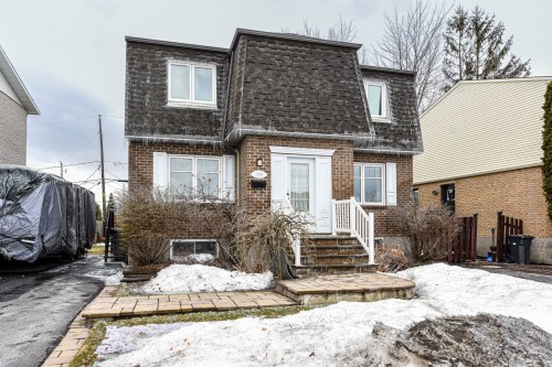 1581 Rue de Monaco  Longueuil (Saint-Hubert), QC J3Z 1A9