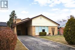 20 KENNEBEC CRESCENT  Toronto, ON M9W 2R7