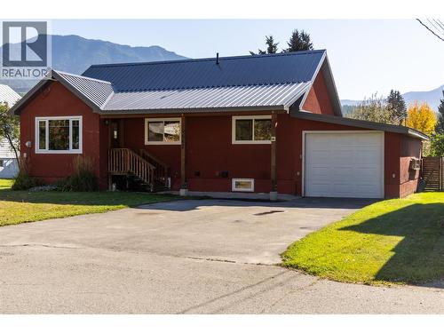 862 11th Avenue  Fernie, BC V0B 1M0