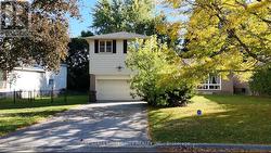 143 MUNRO BOULEVARD  Toronto, ON M2P 1C9