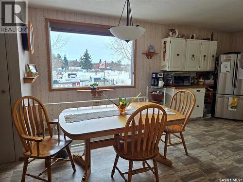 676 3Rd Avenue Ne, Swift Current, SK - Indoor Photo Showing Dining Room