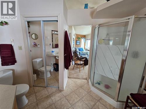 676 3Rd Avenue Ne, Swift Current, SK - Indoor Photo Showing Bathroom