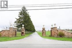 97 5TH CONCESSION E  Hamilton, ON L8B 1K4