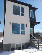 271 Albany Street  Winnipeg, MB R3J 2B2